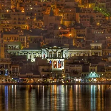Akti Miaouli *