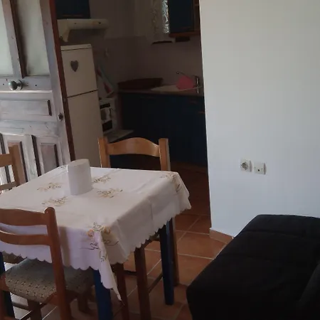 Apartament Akti Miaouli Vári