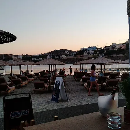 Apartament Akti Miaouli Vári