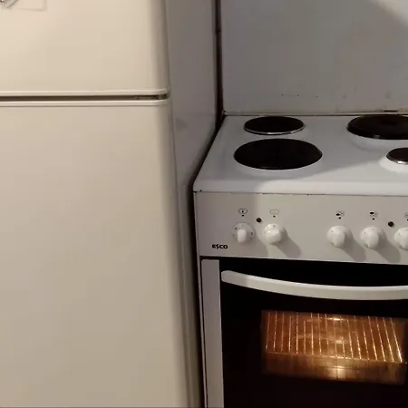 Akti Miaouli * Vári